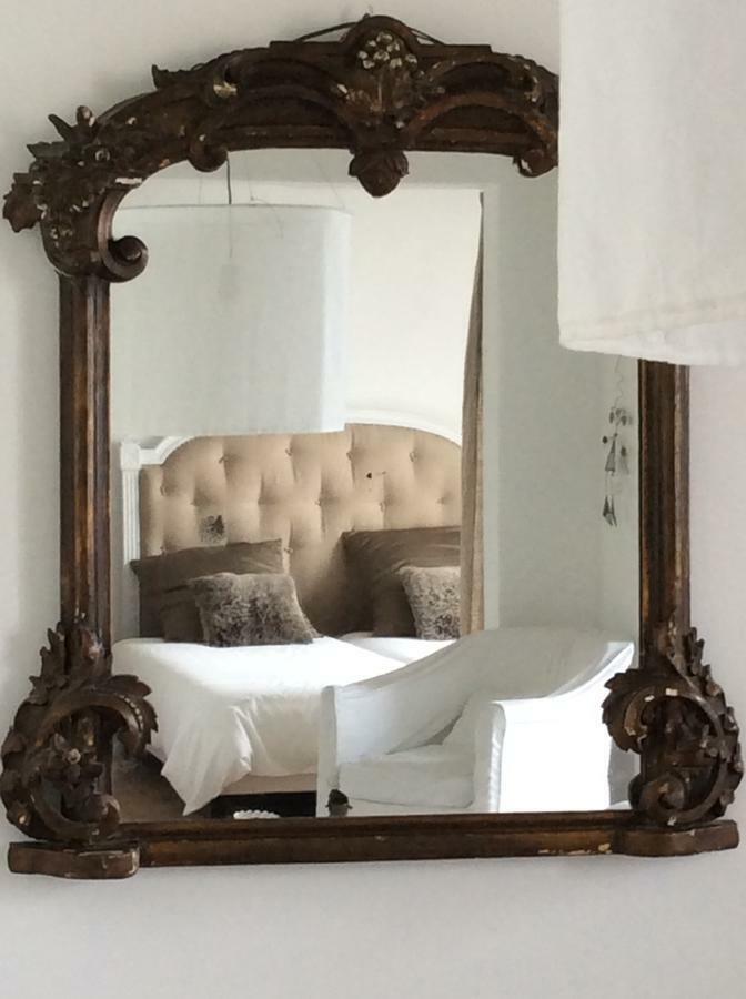 La Maison Sur La Place Bed & Breakfast